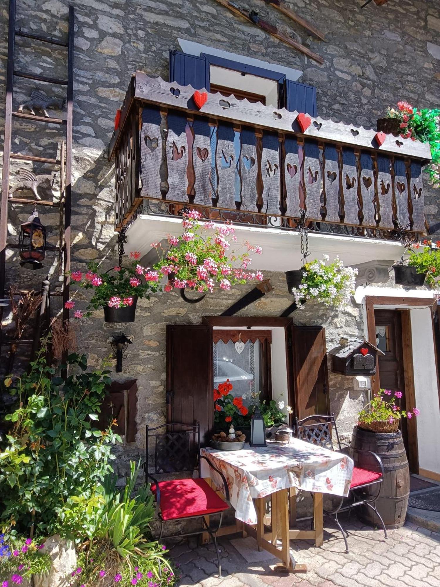 Le Grenier De Olga E Mario Διαμέρισμα Pré-Saint-Didier Εξωτερικό φωτογραφία